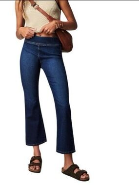 Free People Dark Blue pull on crop Jeans